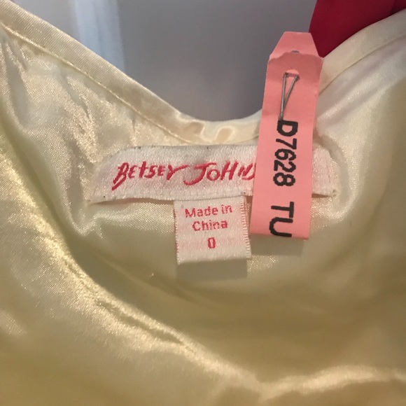 Short formal dress by Betsy Johnson - Picture 6 of 6